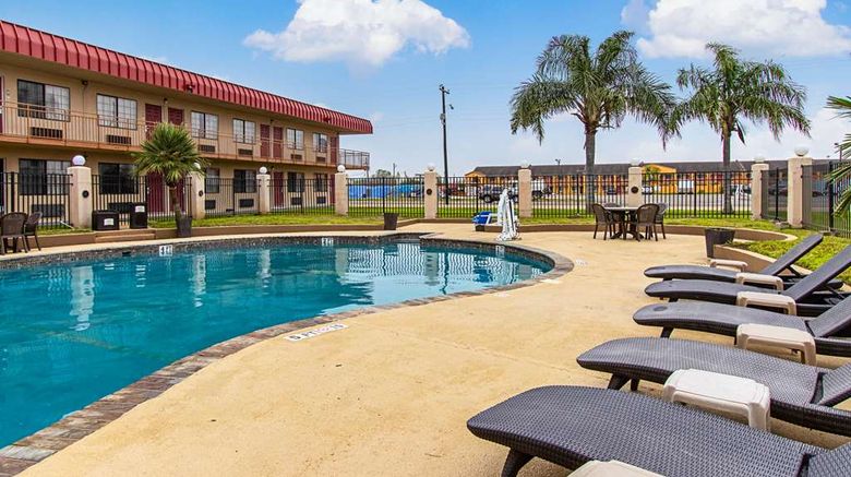 <b>Econo Lodge Pool</b>. Images powered by <a href="https://iceportal.shijigroup.com/" title="IcePortal" target="_blank">IcePortal</a>.