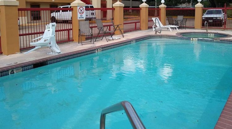Econo Lodge Inn/Stes West-Energy Corrido Pool