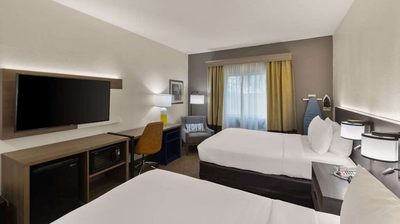 <b>Comfort Inn and Suites Austin North Loop Room</b>. Images powered by <a href="https://iceportal.shijigroup.com/" title="IcePortal" target="_blank">IcePortal</a>.