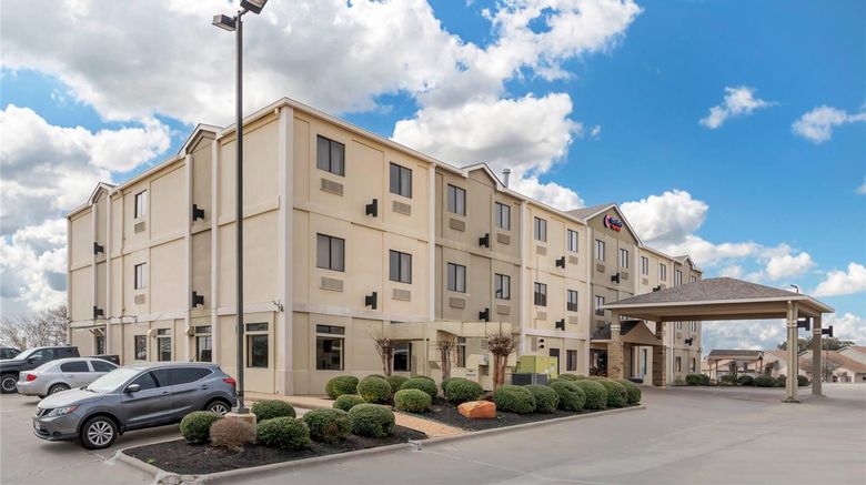 <b>Comfort Suites Brenham Exterior</b>. Images powered by <a href="https://iceportal.shijigroup.com/" title="IcePortal" target="_blank">IcePortal</a>.