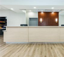 Comfort Suites Lobby