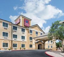 Comfort Suites Exterior