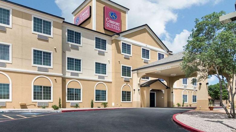 <b>Comfort Suites Exterior</b>. Images powered by <a href="https://iceportal.shijigroup.com/" title="IcePortal" target="_blank">IcePortal</a>.
