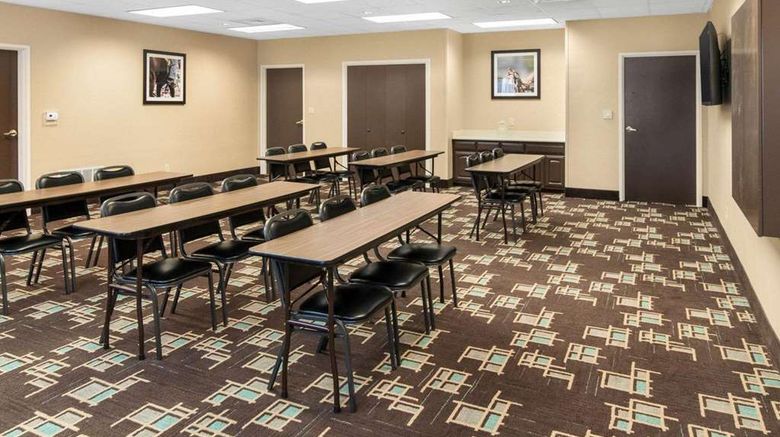 <b>Comfort Suites Meeting</b>. Images powered by <a href="https://iceportal.shijigroup.com/" title="IcePortal" target="_blank">IcePortal</a>.