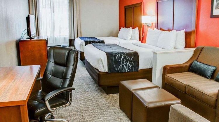 Comfort Suites Room