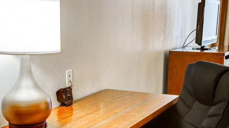 Comfort Suites Room