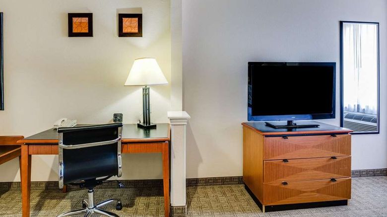 <b>Comfort Suites - Deer Park Suite</b>. Images powered by <a href="https://iceportal.shijigroup.com/" title="IcePortal" target="_blank">IcePortal</a>.