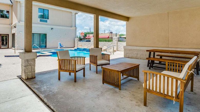 <b>Comfort Suites - Deer Park Pool</b>. Images powered by <a href="https://iceportal.shijigroup.com/" title="IcePortal" target="_blank">IcePortal</a>.