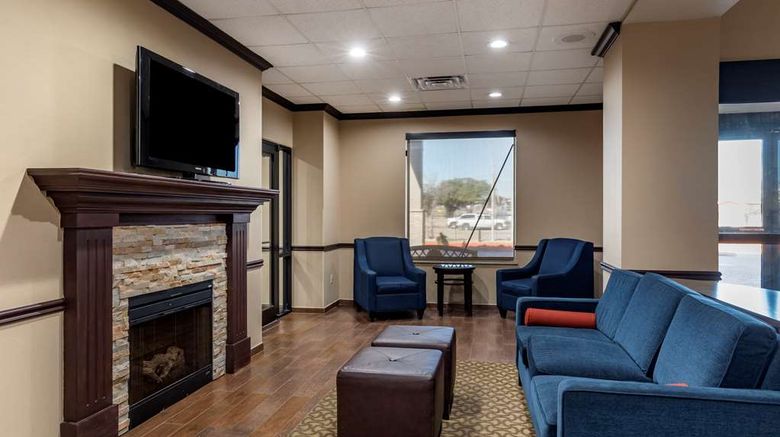 <b>Comfort Suites Lobby</b>. Images powered by <a href="https://iceportal.shijigroup.com/" title="IcePortal" target="_blank">IcePortal</a>.