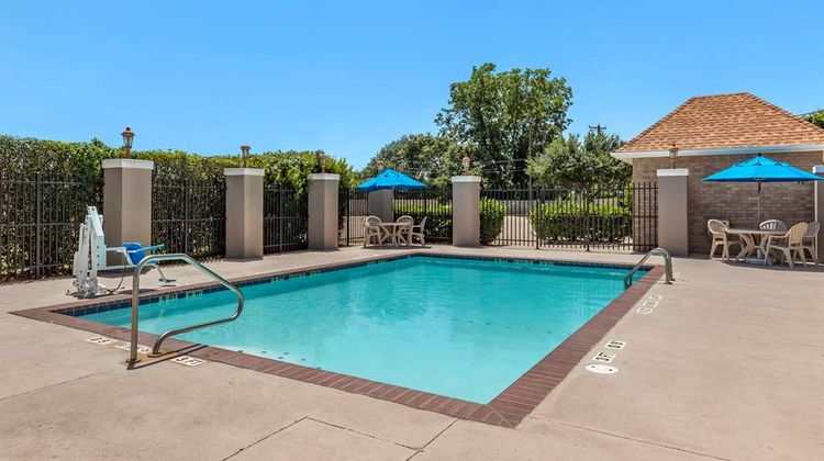 Comfort Suites Pool