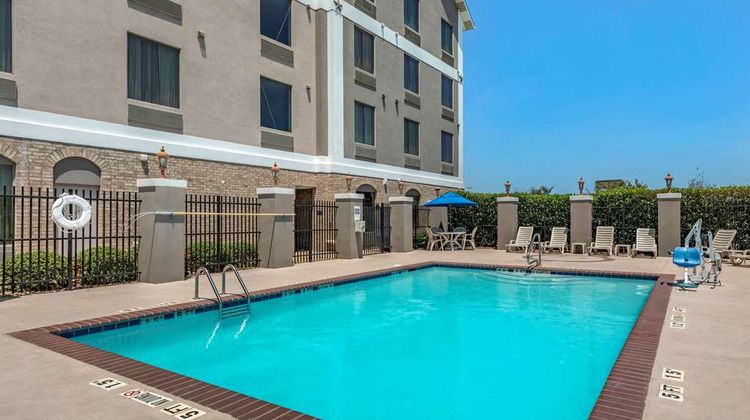 Comfort Suites Pool