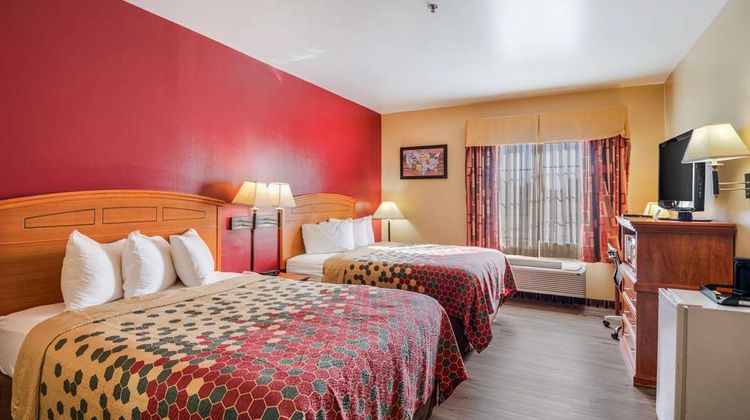 Econo Lodge I-27 Room