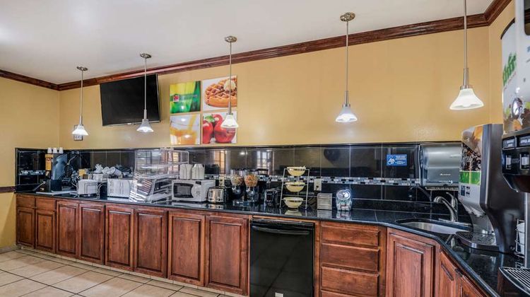 Econo Lodge I-27 Restaurant