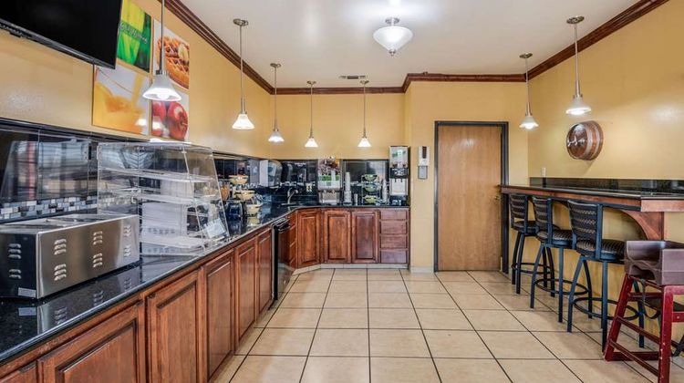 Econo Lodge I-27 Restaurant