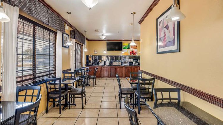 Econo Lodge I-27 Restaurant