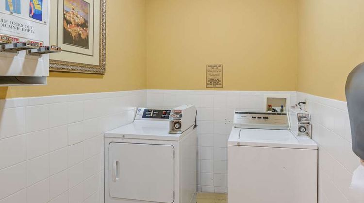 Econo Lodge I-27 Other