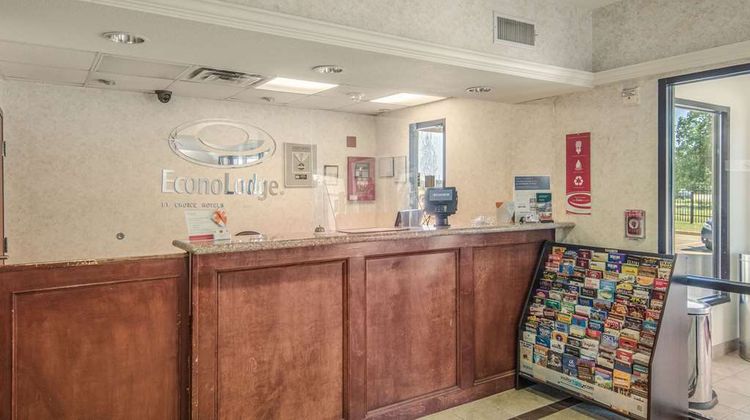Econo Lodge Lobby