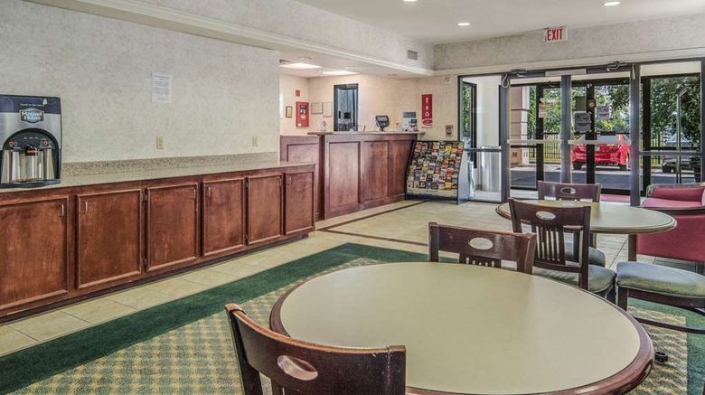 <b>Econo Lodge Lobby</b>. Images powered by <a href="https://iceportal.shijigroup.com/" title="IcePortal" target="_blank">IcePortal</a>.