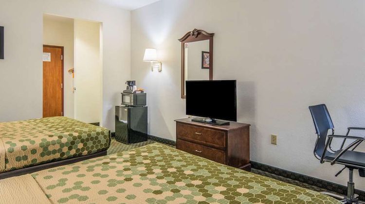 Econo Lodge Room
