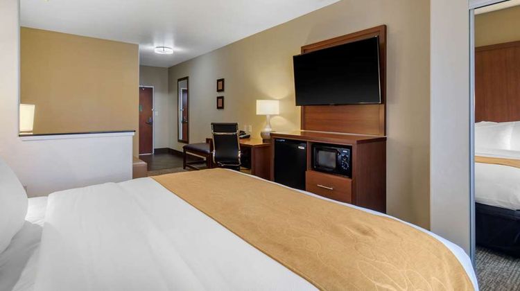 Comfort Suites Inn Marshall Suite