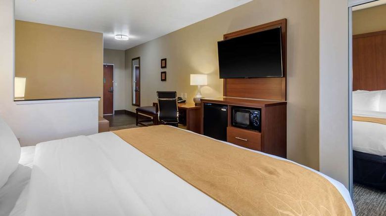 <b>Comfort Suites Inn Marshall Suite</b>. Images powered by <a href="https://iceportal.shijigroup.com/" title="IcePortal" target="_blank">IcePortal</a>.