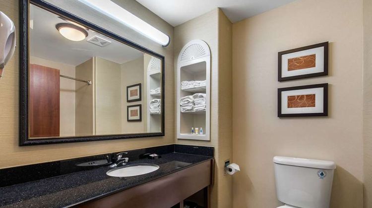 Comfort Suites Inn Marshall Suite