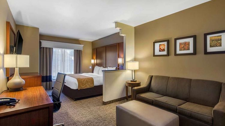 Comfort Suites Inn Marshall Suite
