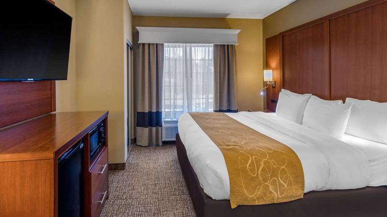 <b>Comfort Suites Inn Marshall Suite</b>. Images powered by <a href="https://iceportal.shijigroup.com/" title="IcePortal" target="_blank">IcePortal</a>.