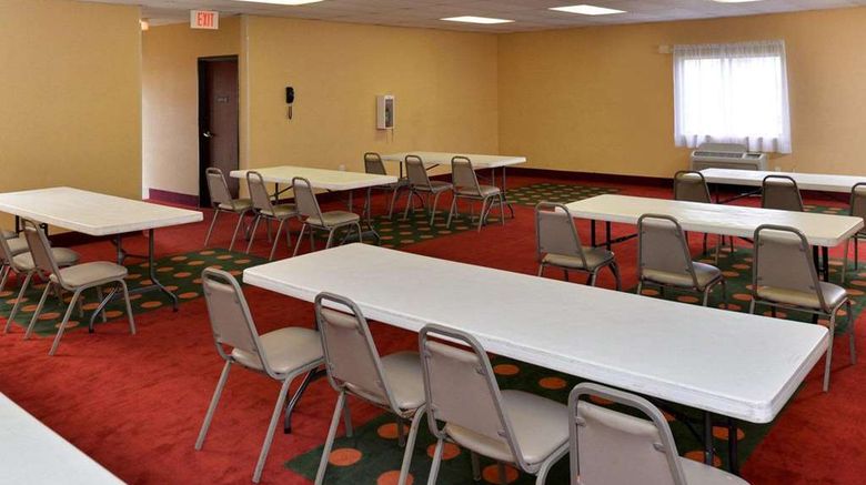 <b>Quality Inn & Suites Meeting</b>. Images powered by <a href="https://iceportal.shijigroup.com/" title="IcePortal" target="_blank">IcePortal</a>.