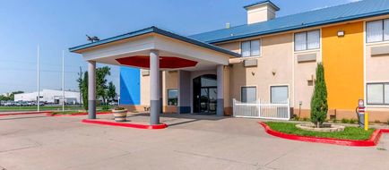 Quality Inn & Suites Exterior