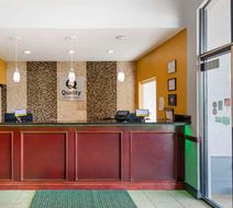 Quality Inn & Suites Lobby