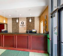 Quality Inn & Suites Lobby