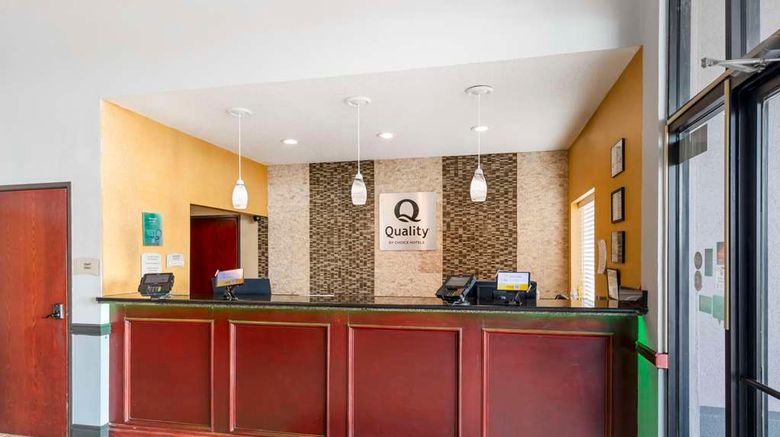 <b>Quality Inn & Suites Lobby</b>. Images powered by <a href="https://iceportal.shijigroup.com/" title="IcePortal" target="_blank">IcePortal</a>.