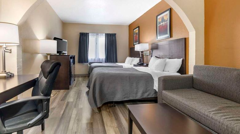 <b>Quality Inn & Suites Suite</b>. Images powered by <a href="https://iceportal.shijigroup.com/" title="IcePortal" target="_blank">IcePortal</a>.