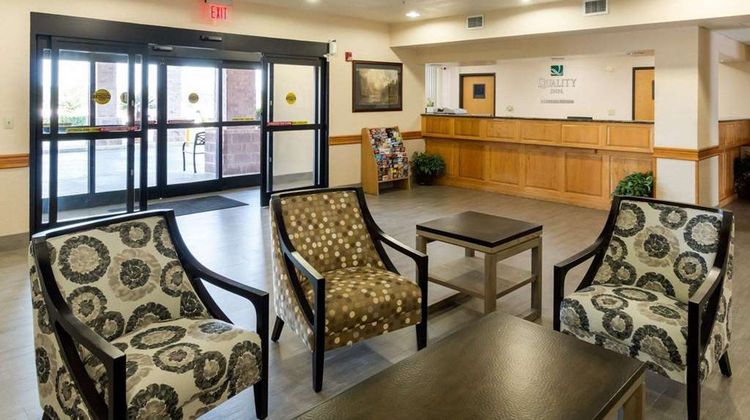 Quality Inn Buffalo Lobby