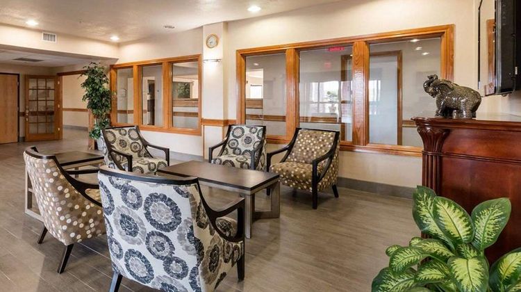 Quality Inn Buffalo Lobby