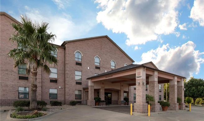 Quality Inn Buffalo Exterior