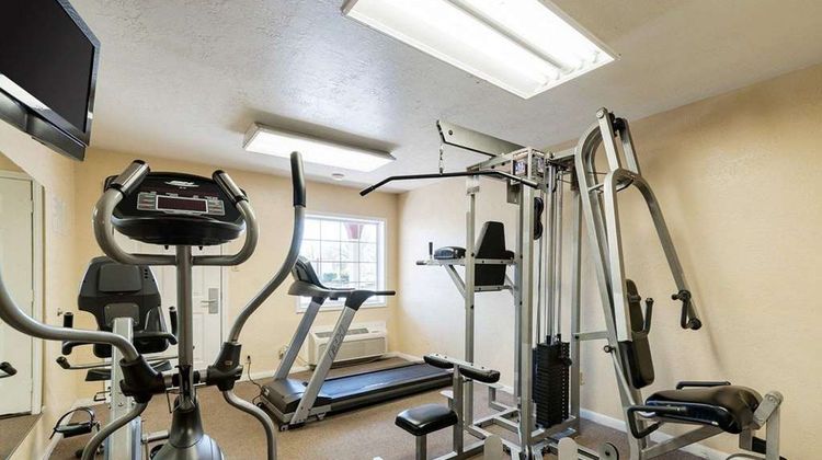 Econo Lodge Health