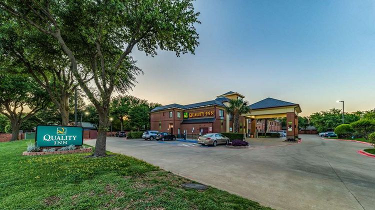Quality Inn West Plano/Dallas Exterior