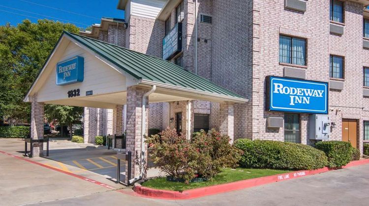 Rodeway Inn Exterior