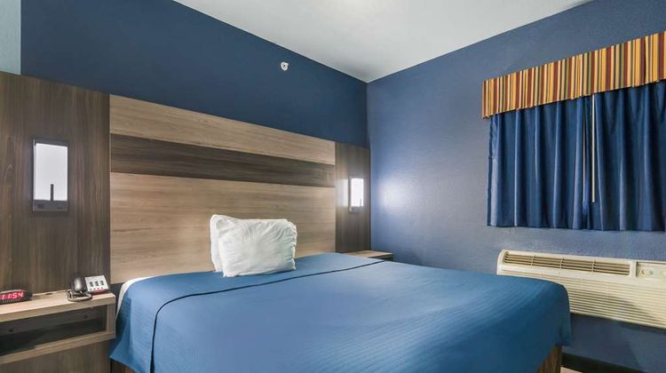 Rodeway Inn Room
