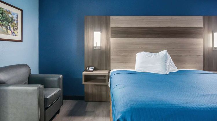Rodeway Inn Room