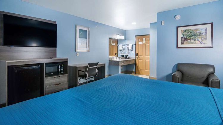 Rodeway Inn Room