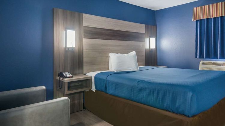 Rodeway Inn Room