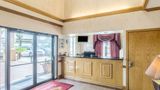 Econo Lodge & Suites Lobby