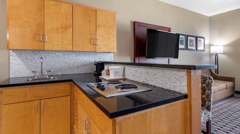 <b>Comfort Suites Georgetown Suite</b>. Images powered by <a href="https://iceportal.shijigroup.com/" title="IcePortal" target="_blank">IcePortal</a>.