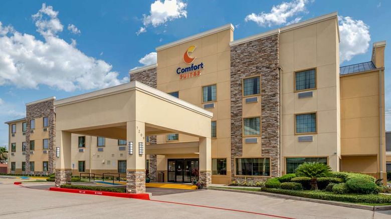 <b>Comfort Suites Exterior</b>. Images powered by <a href="https://iceportal.shijigroup.com/" title="IcePortal" target="_blank">IcePortal</a>.