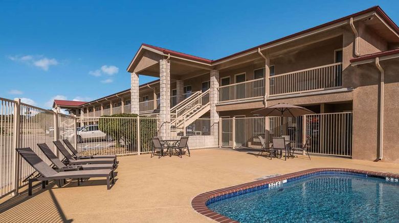 <b>Quality Inn Sonora Pool</b>. Images powered by <a href="https://iceportal.shijigroup.com/" title="IcePortal" target="_blank">IcePortal</a>.