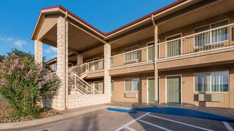 <b>Quality Inn Sonora Exterior</b>. Images powered by <a href="https://iceportal.shijigroup.com/" title="IcePortal" target="_blank">IcePortal</a>.