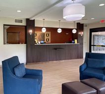 Comfort Suites near Seaworld Lobby